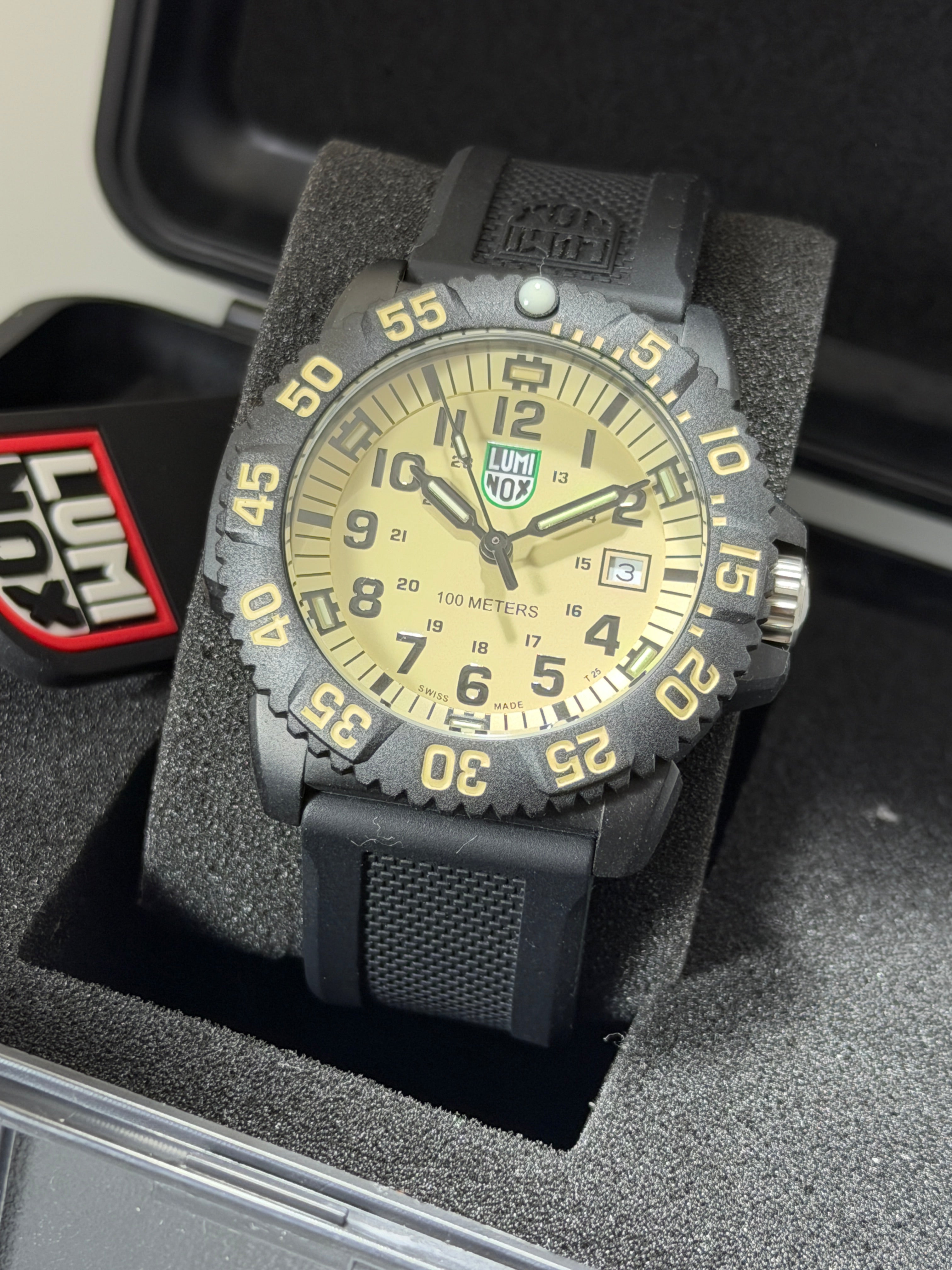Luminox Sea Lion Sand