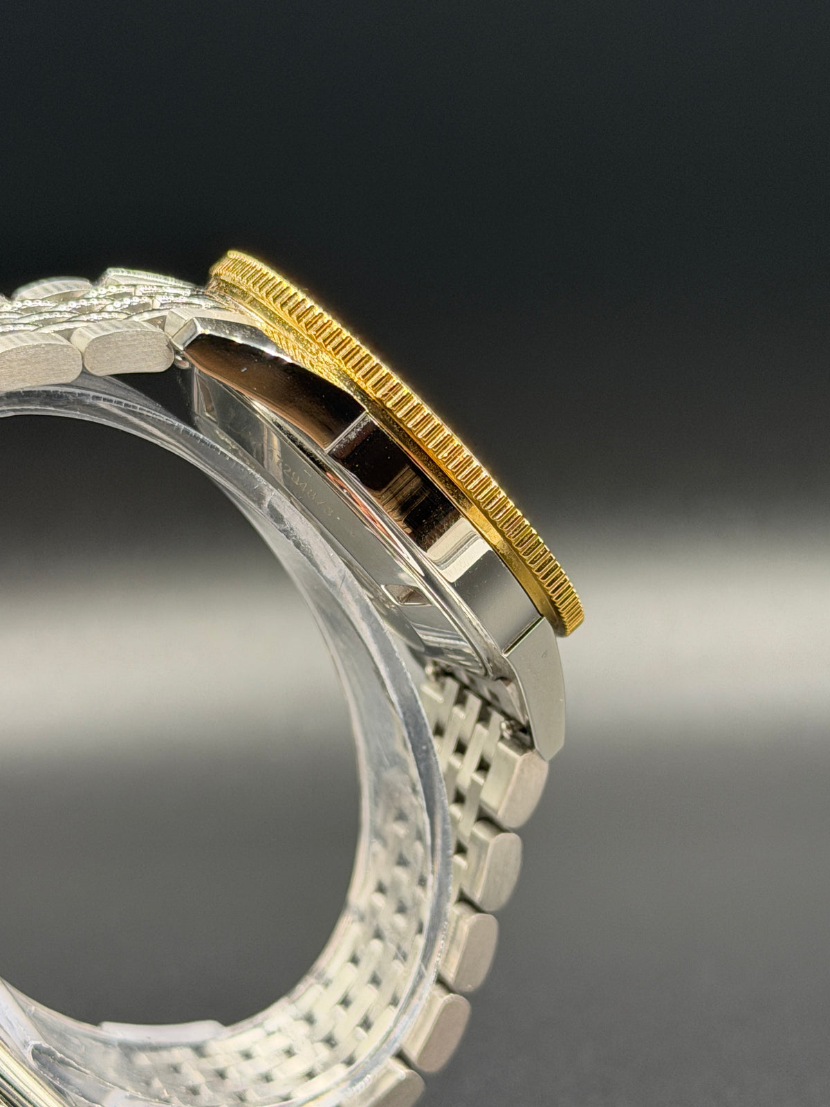 Rado Captain Cook 39