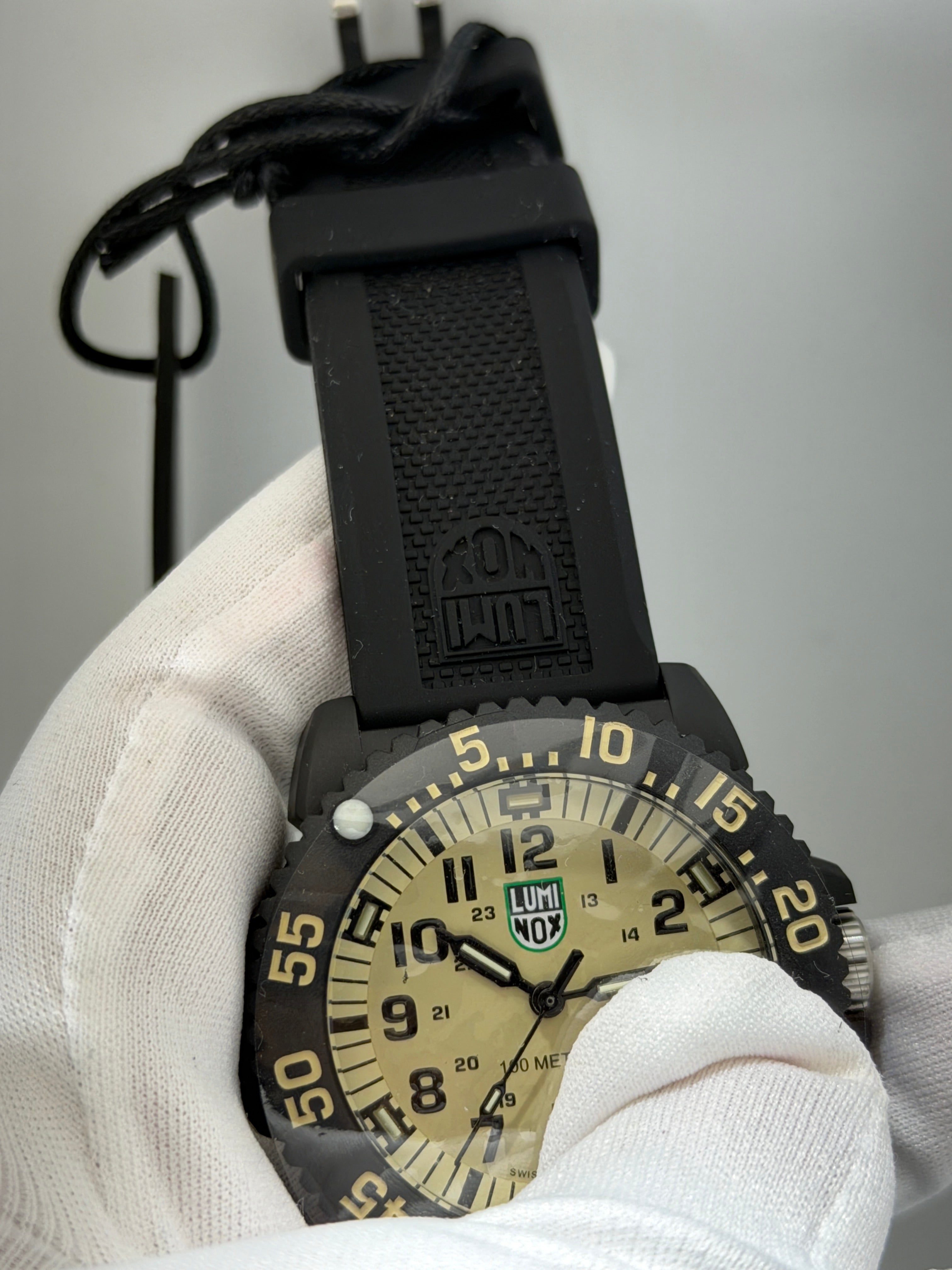 Luminox Sea Lion Sand